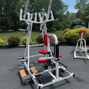 Hammer strength Isolating Pulldown DESIREABLE!! | SRS Gym Solutions