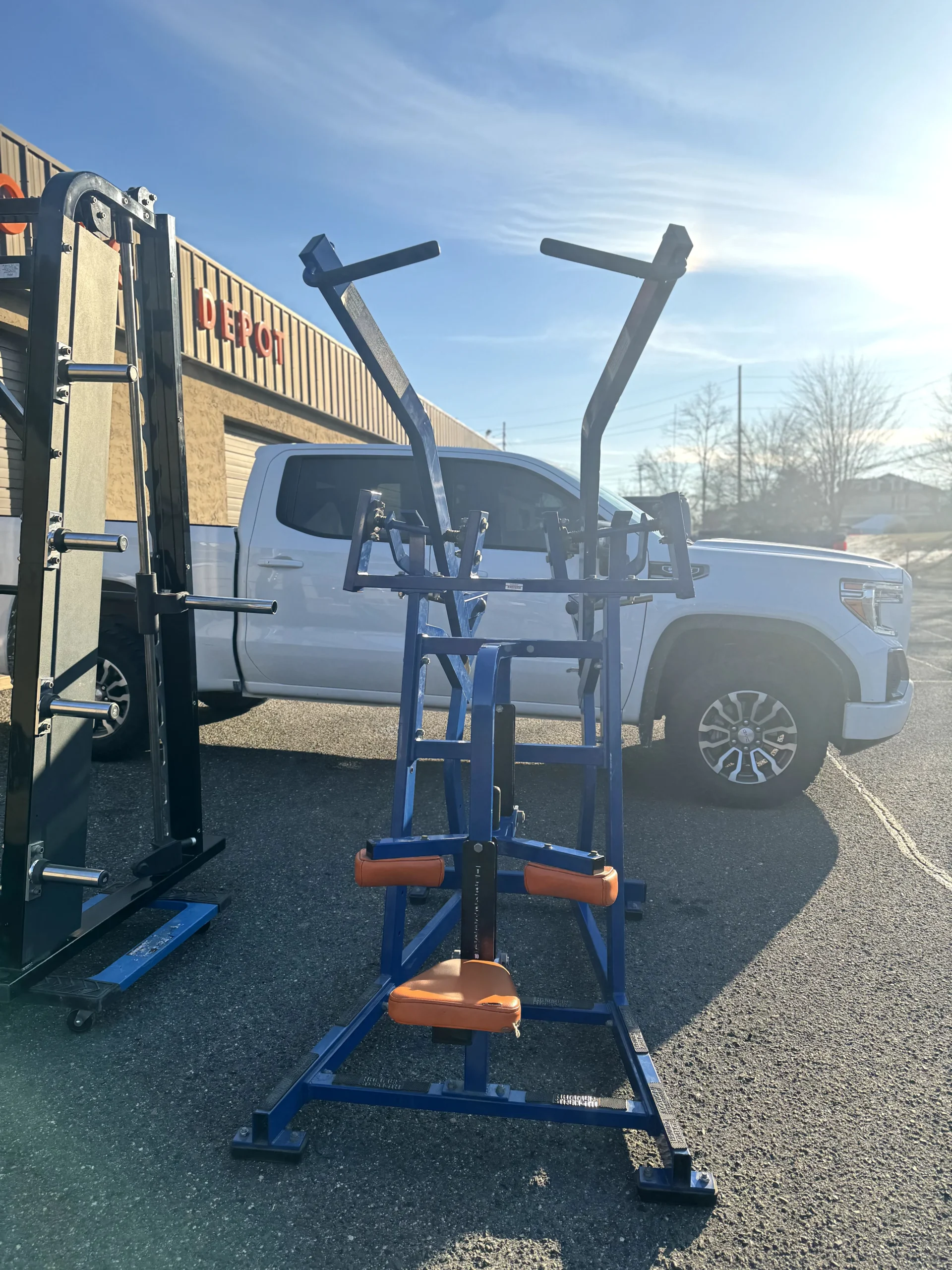 Hammer Strength Plate Loaded Lat Pulldown | SRS Gym Solutions