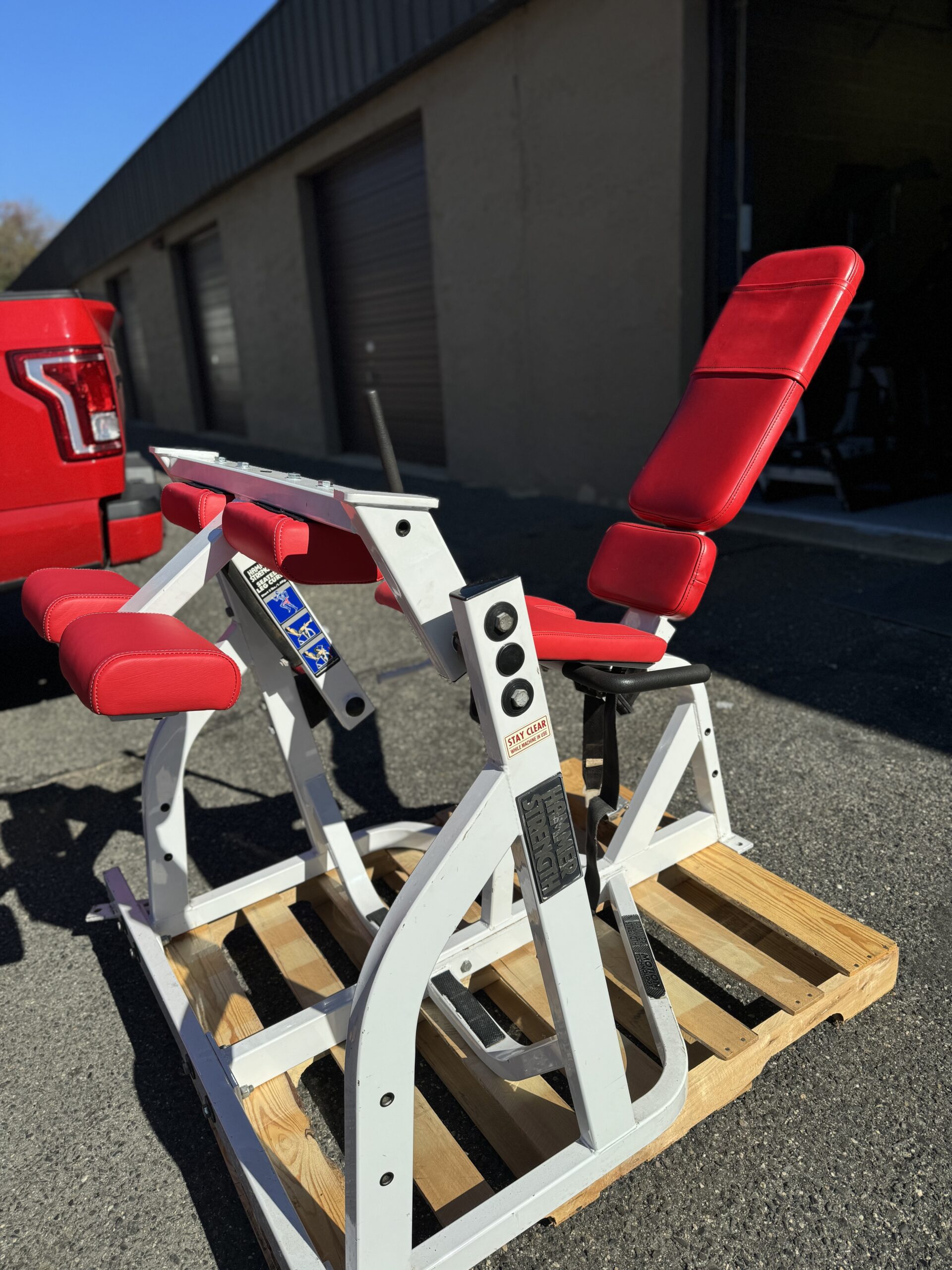 Hammer Strength Plate Loaded Leg Curl | SRS Gym Solutions