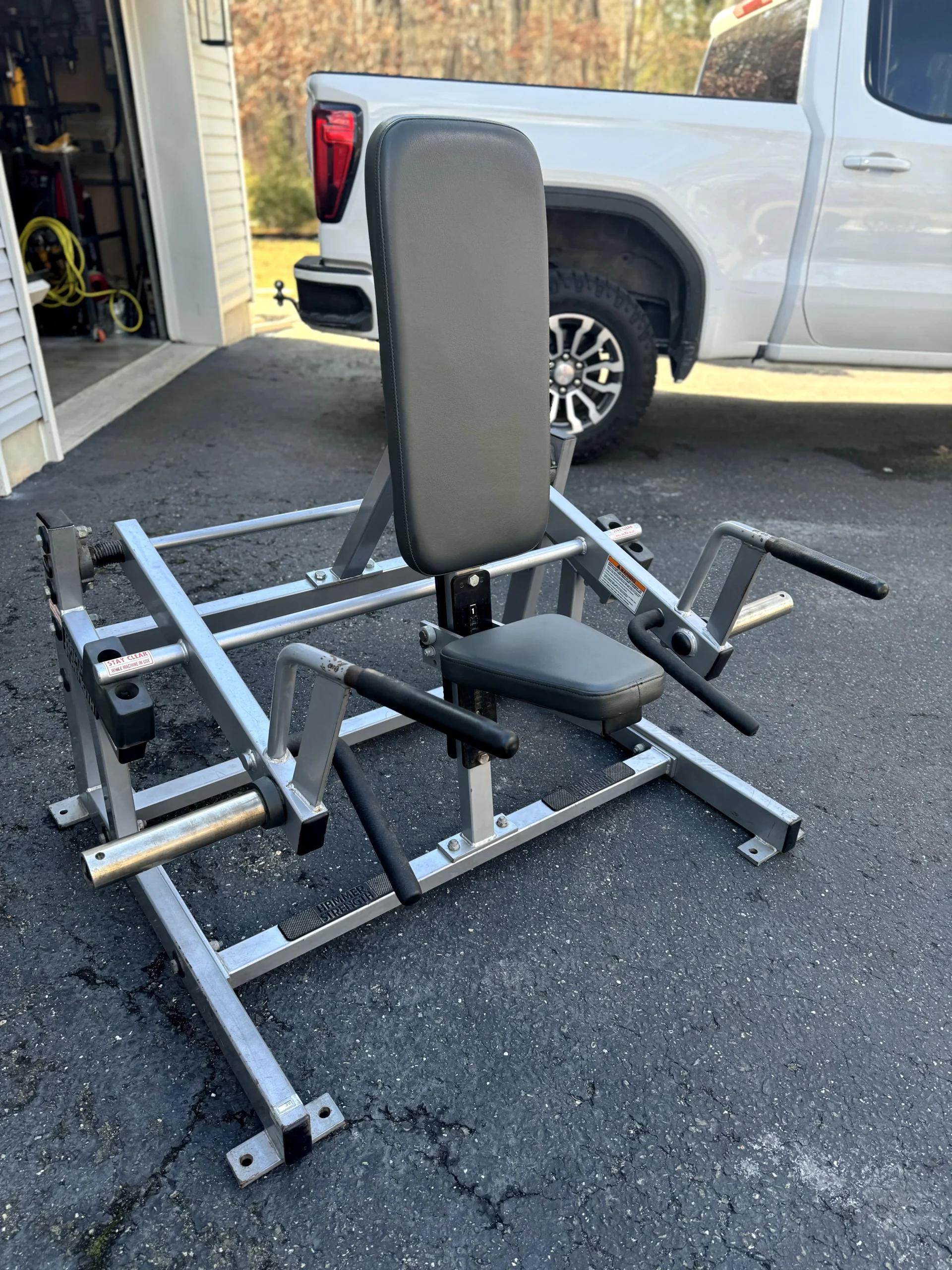 Hammer Strength Seated Shrug | SRS Gym Solutions