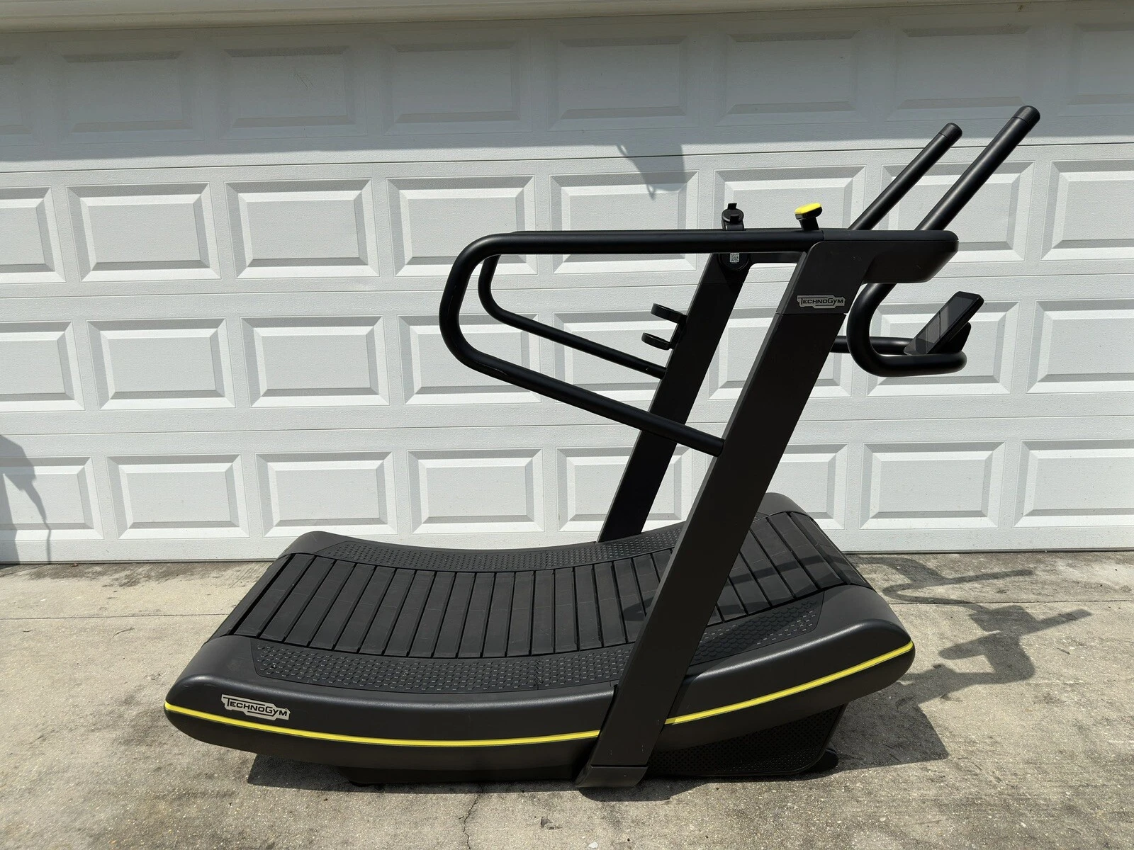 Technogym Skillmill Curved Treadmill Motorless | Free Shipping