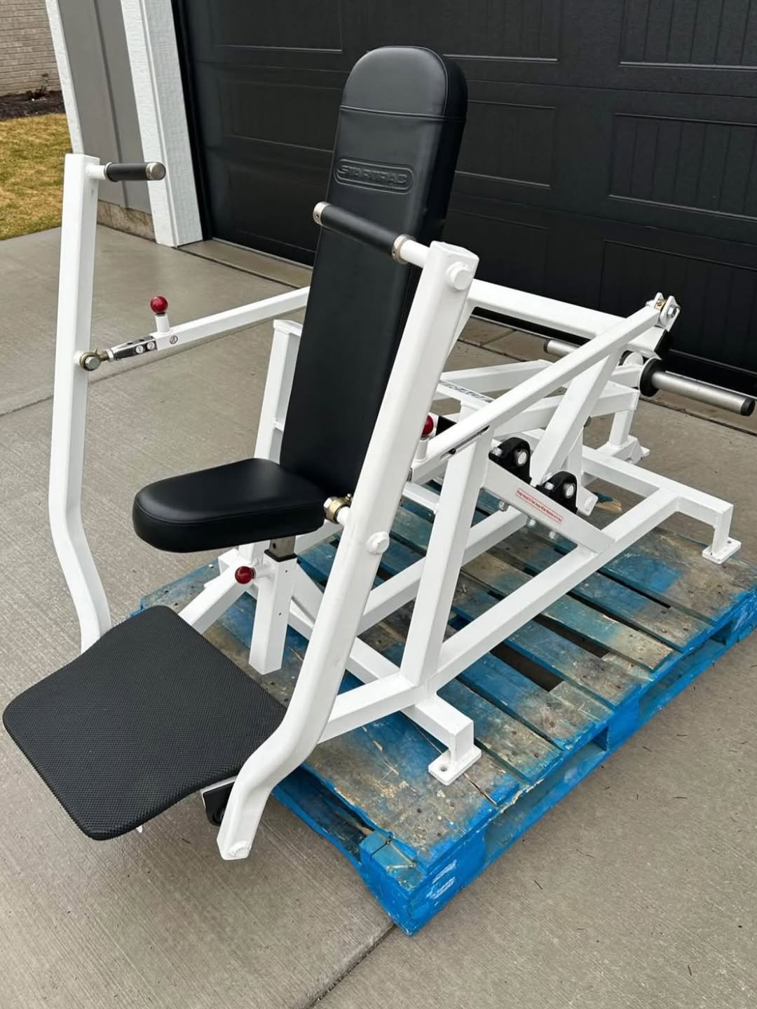 Flex fitness vertical chest press star trac