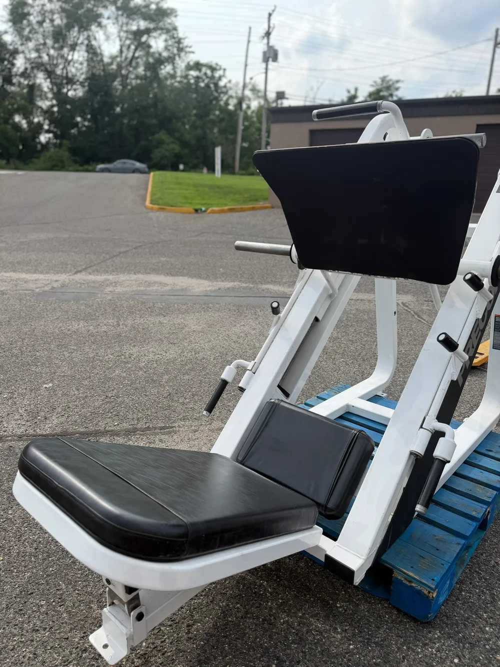 Icarian/ Precor Leg Press - Image 2